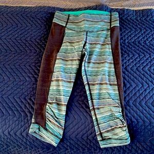 Lululemon workout cropped pants
